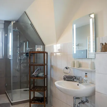 Kristin Og Lägenhet *